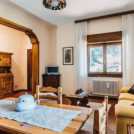 Villa Dervio Dervio
